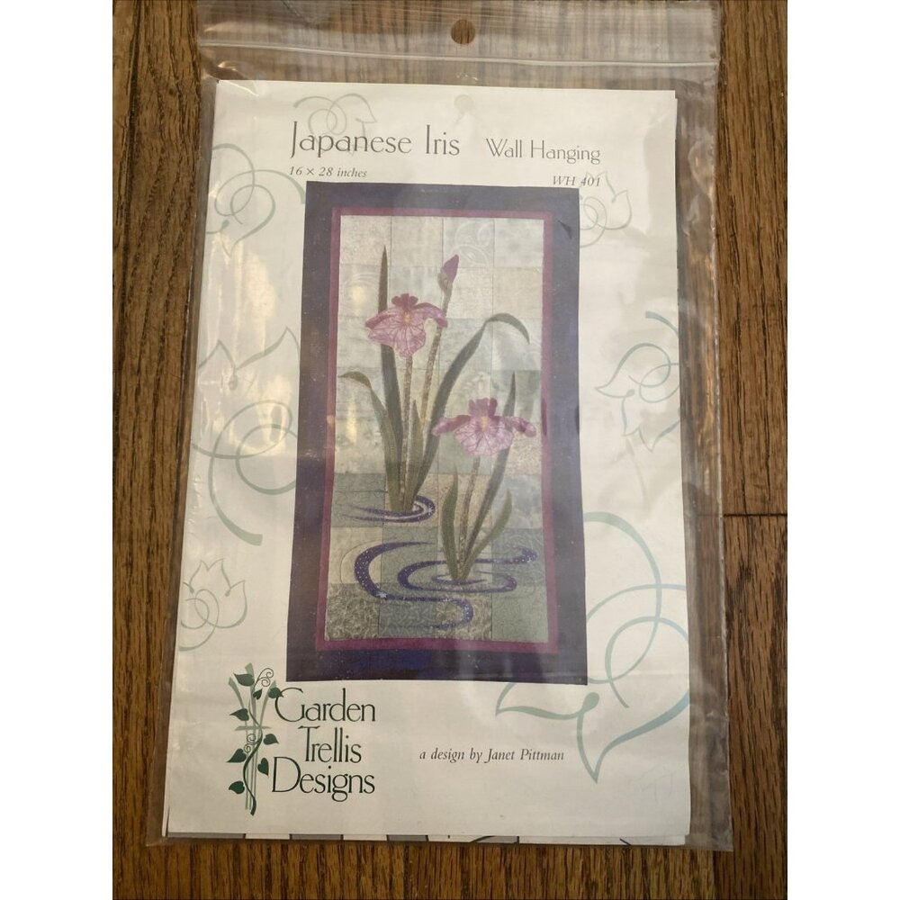 1997 Japanese Iris Quilted Wall Hanging Home Décor Pattern #WH401 Sewing Craft
